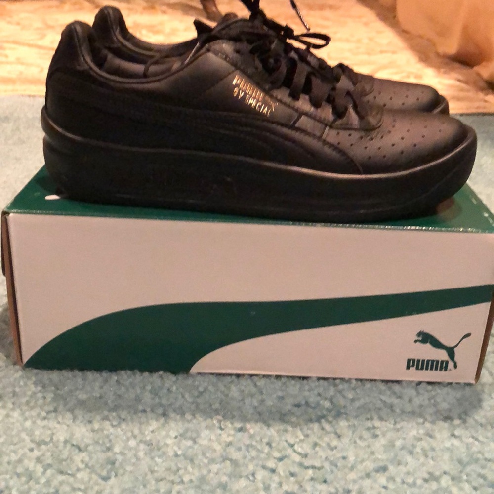 Puma Size 7 youth